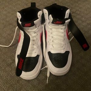 Boys Nike high tops size 4.5